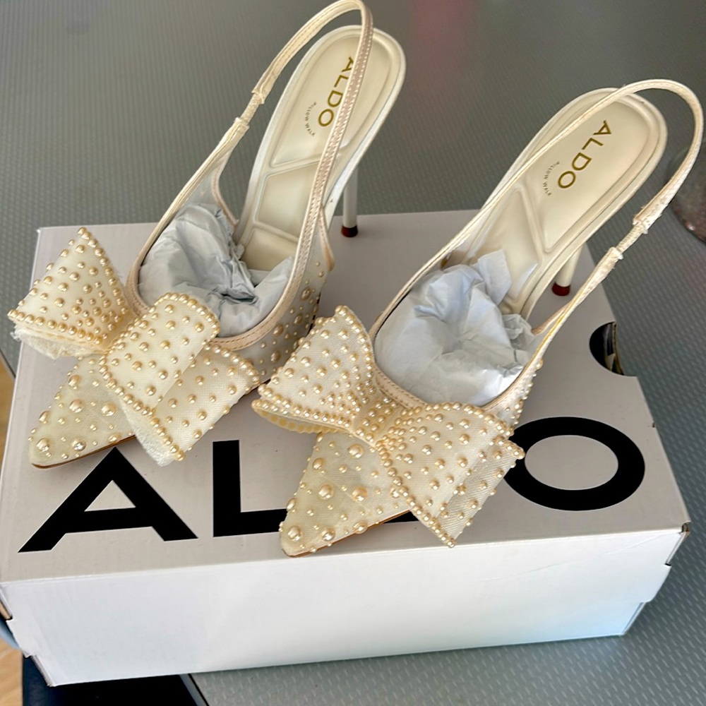 NIB pearl accents with bow 2” heels sling back